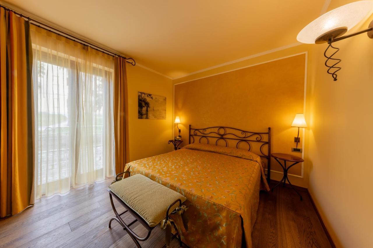 La Darsena Boutique Hotel & Restaurant Tremezzo Luaran gambar