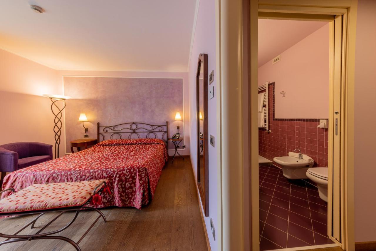 La Darsena Boutique Hotel & Restaurant Tremezzo Luaran gambar
