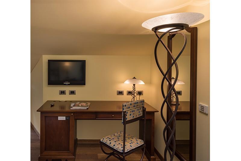 La Darsena Boutique Hotel & Restaurant Tremezzo Luaran gambar